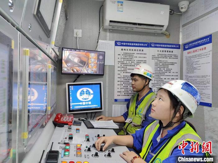 中國最大水壓、最大埋深海底隧道工程建設(shè)快速推進(jìn)