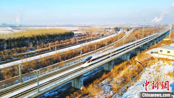 動車組列車在運行中?！」F提供