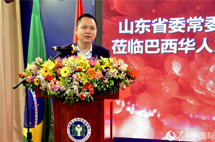 中國(guó)駐里約熱內(nèi)盧總領(lǐng)館副總領(lǐng)事王尉育致辭。人民網(wǎng)記者宋亦然攝