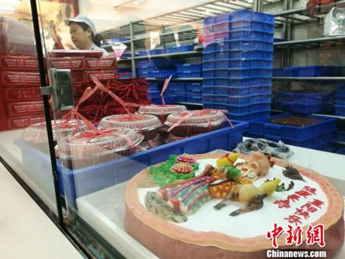 資料圖：等待銷售的重陽糕?！＄娚?攝