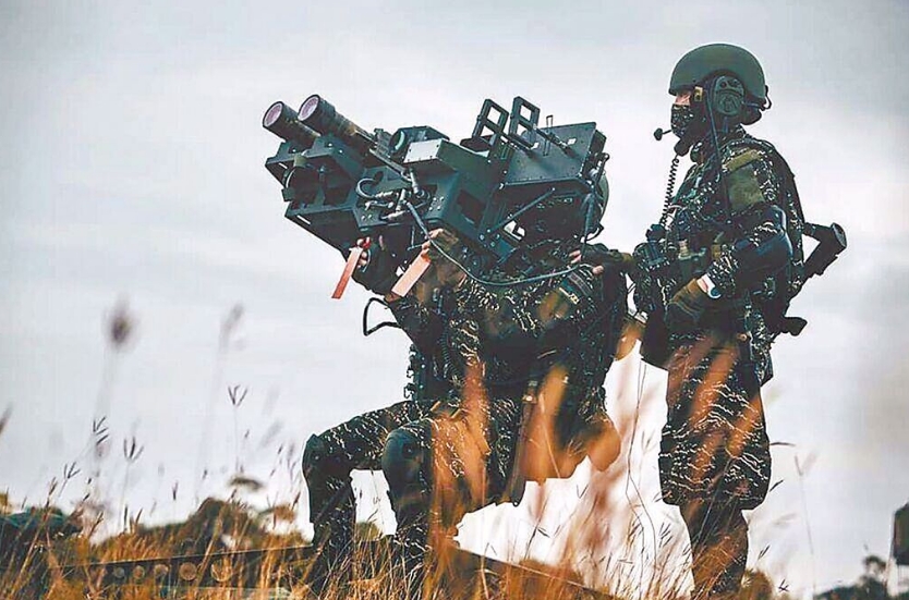 臺海軍陸戰(zhàn)隊肩抗“毒刺”導彈發(fā)射器準備射擊。圖片來源：臺灣“中時新聞網(wǎng)”。