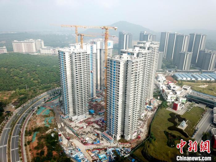 廣州一在建樓盤。 范少鵬 攝