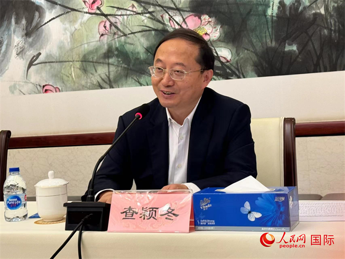 10月31日，蘇州市人民政府副市長(zhǎng)查穎冬在第五屆中法文化論壇媒體吹風(fēng)會(huì)上講話。（人民網(wǎng) 謝瑩攝）