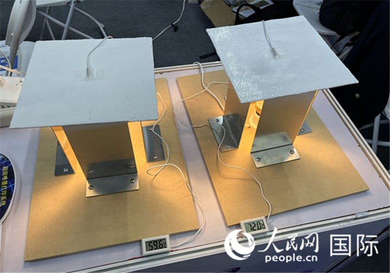 氣凝膠隔熱材料應(yīng)用效果展示。（人民網(wǎng)記者 陳思攝）
