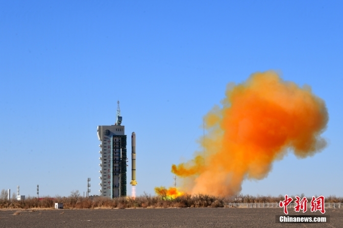 北京時間2023年11月16日11時55分，我國在酒泉衛(wèi)星發(fā)射中心使用長征二號丙運載火箭，成功將新一代海洋水色觀測衛(wèi)星發(fā)射升空，衛(wèi)星順利進入預定軌道，發(fā)射任務獲得圓滿成功。此次任務是長征系列運載火箭第497次飛行。汪江波 攝