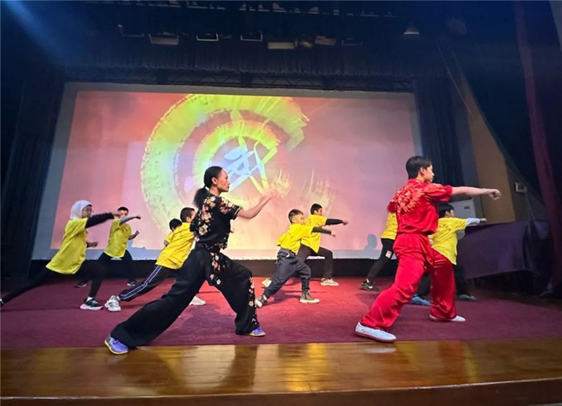 圖為2023“中華文化大樂園—埃及開羅營”閉幕式活動現(xiàn)場。主辦方供圖