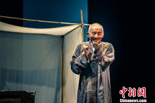 游本昌《弘一法師·最后之勝利》劇照。游思涵 攝