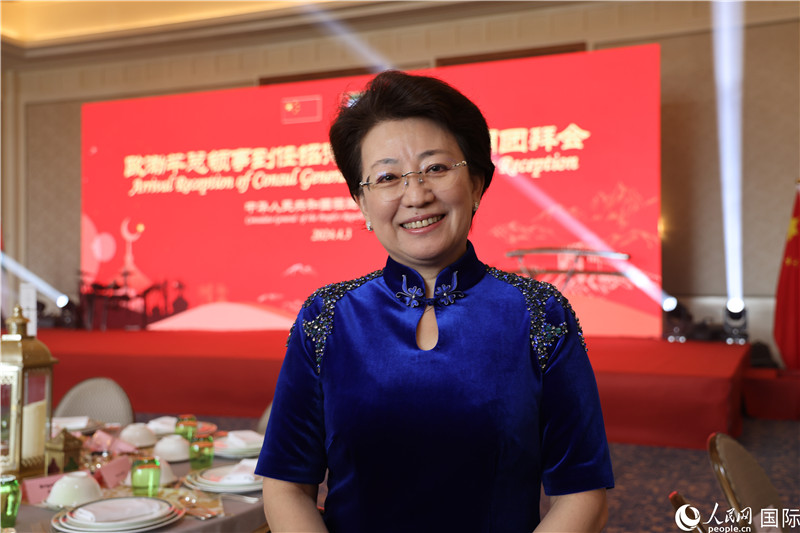 中國駐迪拜第十一任總領(lǐng)事歐渤芊。人民網(wǎng) 閆夢攝