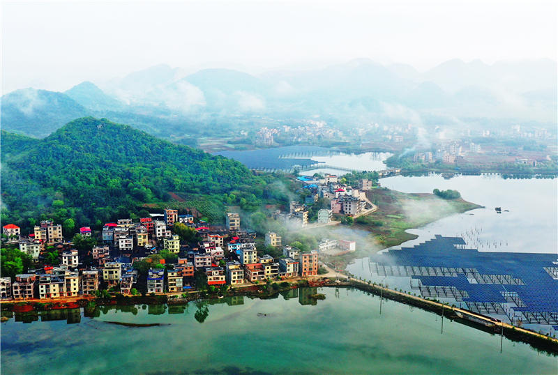 湖南省郴州市嘉禾縣千家洞水庫(kù)風(fēng)光。黃春濤攝