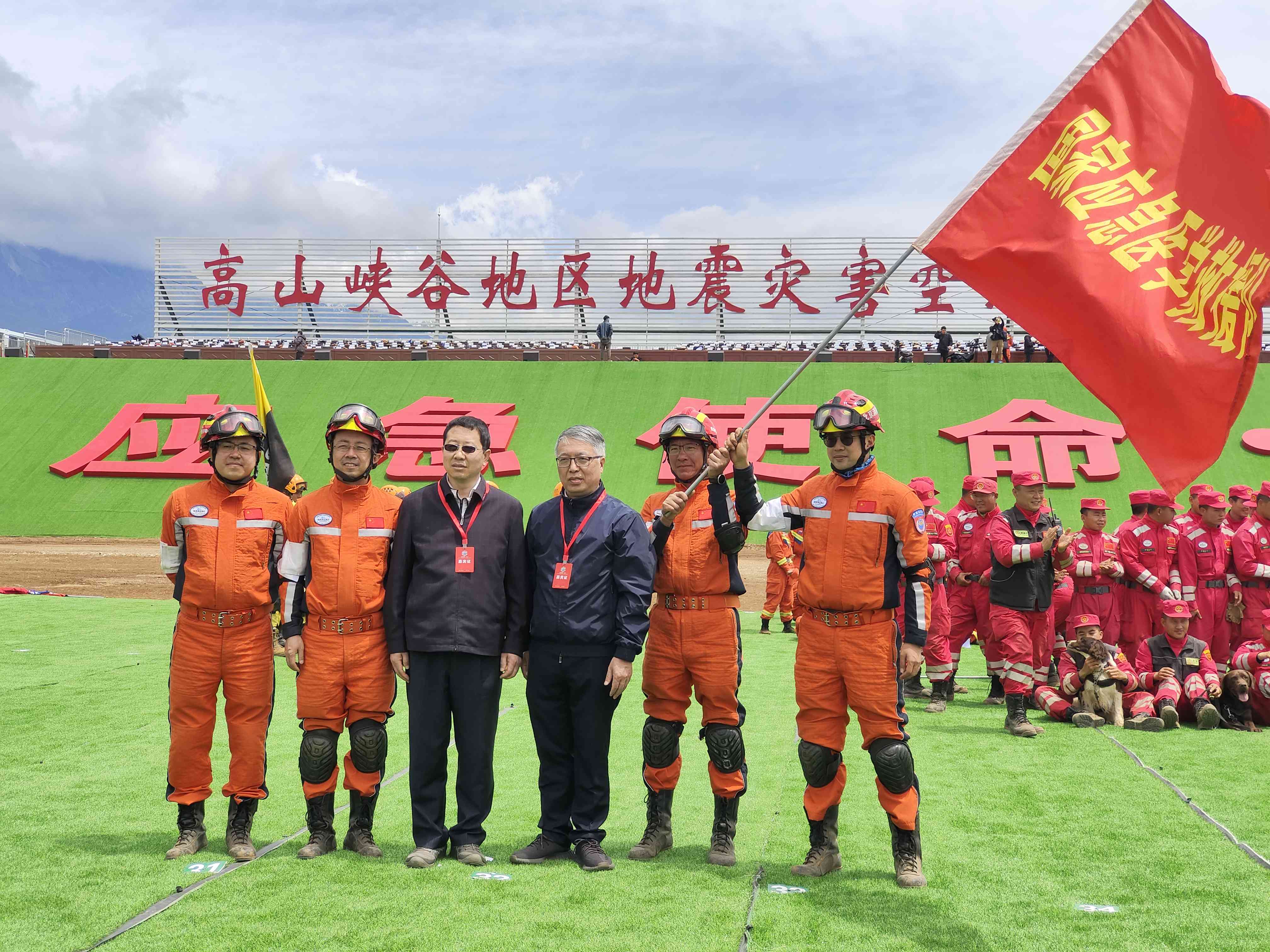 呂國忠以總領(lǐng)隊身份，帶領(lǐng)國家應(yīng)急醫(yī)學(xué)救援隊演練。受訪者供圖