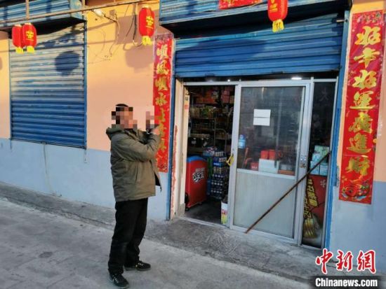 圖為犯罪嫌疑人指認現(xiàn)場?！∏嗪Ｊ」矎d森林警察總隊刑偵治安支隊供圖