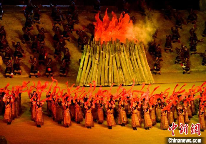 3月17日，西藏拉薩，《文成公主》大型史詩(shī)劇演出現(xiàn)場(chǎng)?！±盍?攝
