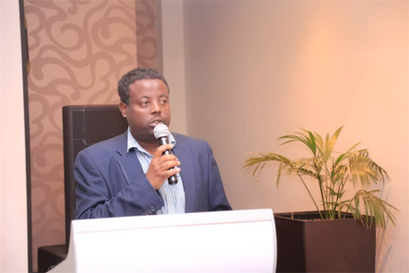 圖為埃塞俄比亞亞的斯亞貝巴大學(xué)政策研究員巴盧·德米西。受訪者供圖