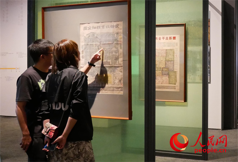 國(guó)際博物館日來(lái)臨之際，觀眾在首都博物館參觀。人民網(wǎng)記者 韋衍行攝