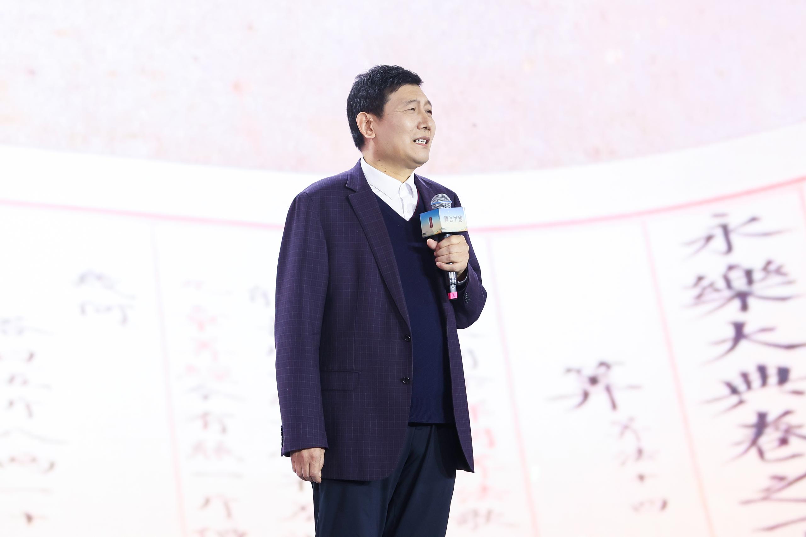 山東大學(xué)文學(xué)院講席教授、《文史哲》主編杜澤遜。人民視頻供圖