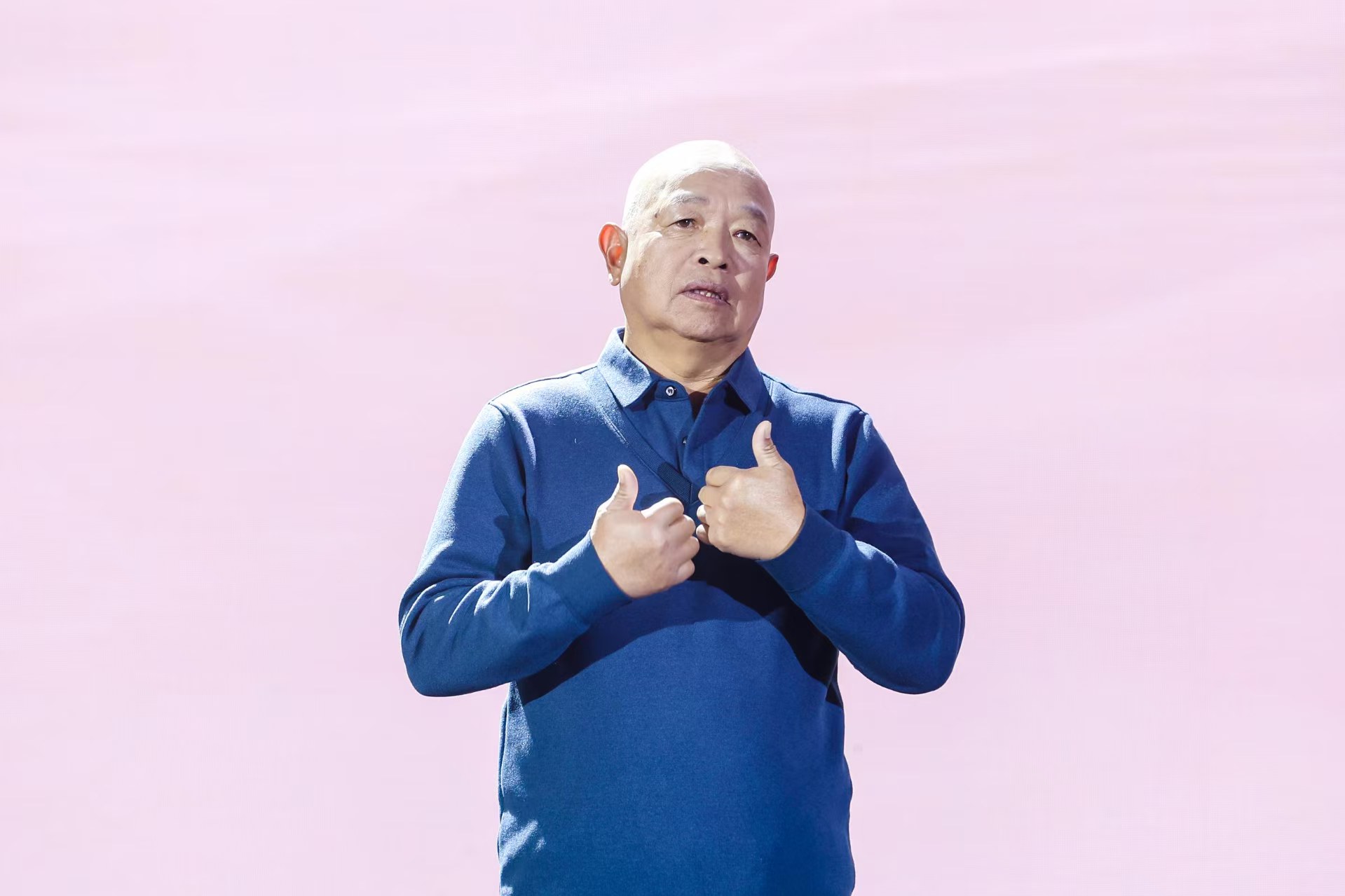 “山東好人”、煙臺市無聲洗車場經(jīng)理柳興濤。人民視頻供圖。
