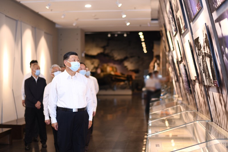 2022年8月16日至17日，中共中央總書記、國家主席、中央軍委主席習近平在遼寧考察。這是16日下午，習近平在錦州市考察遼沈戰(zhàn)役紀念館。 新華社記者 燕雁 攝