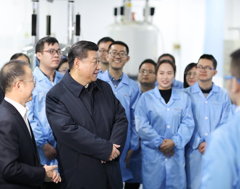 2019年1月17日，習(xí)近平在天津南開大學(xué)元素有機(jī)化學(xué)國家重點(diǎn)實(shí)驗(yàn)室同師生親切交流。