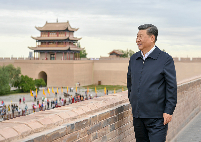 2019年8月20日，習(xí)近平總書記來到甘肅嘉峪關(guān)關(guān)城，登上城樓察看關(guān)城整體面貌，聽取河西走廊長城、關(guān)隘歷史文化情況介紹。