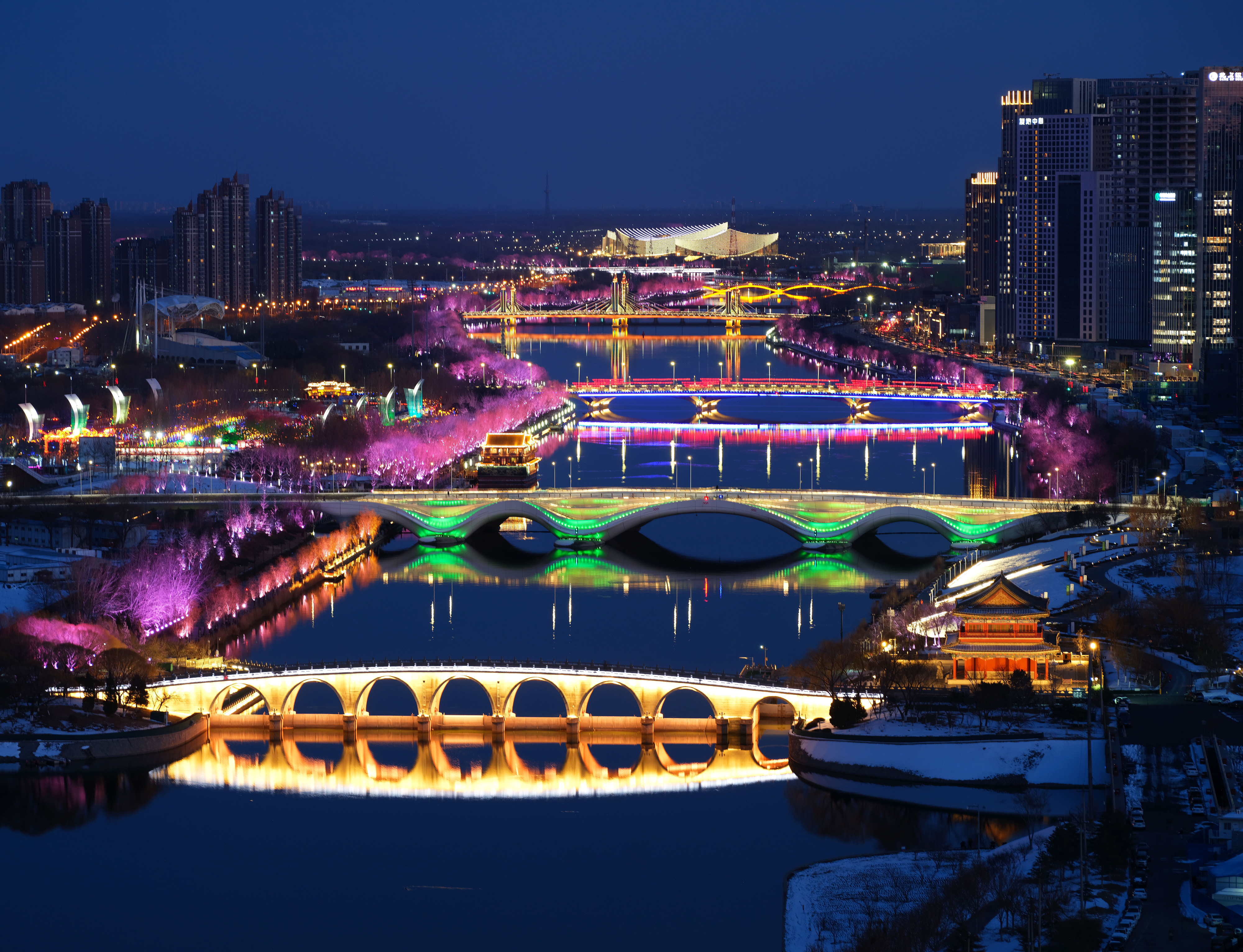 2024年2月22日，京杭大運河北京通州段夜景。