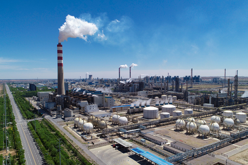 2021年5月16日拍攝的寧夏寧東能源化工基地。