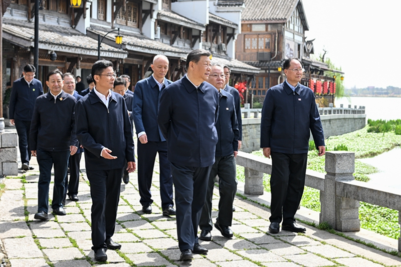 2024年3月19日，習(xí)近平總書(shū)記在湖南常德河街考察。