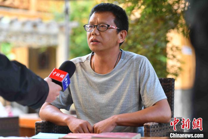 圖為和澗秋接受記者采訪。　劉冉陽 攝