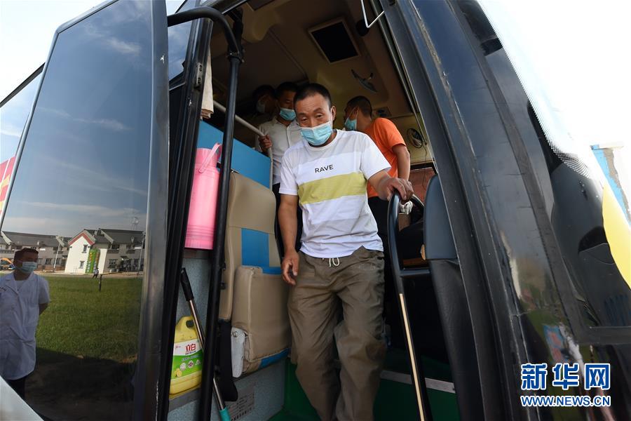 （新華全媒+）（19）千里“挪窩”，踏實開啟新生活