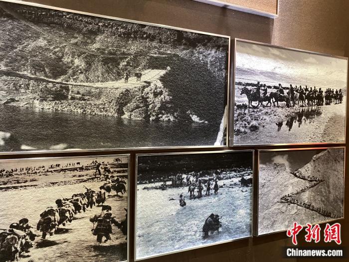 紅樓內(nèi)展廳，圖為昌都戰(zhàn)役中的人民解放軍。彭寧鈴 攝