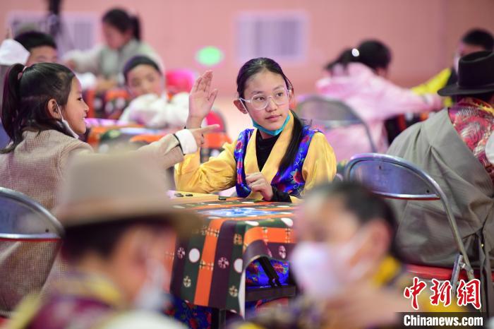 圖為比賽現(xiàn)場(chǎng)。　貢嘎來松 攝