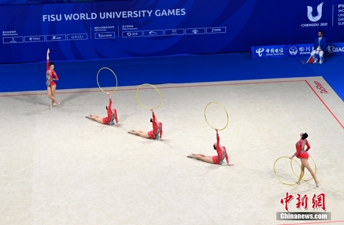 7月31日，第31屆世界大學生夏季運動會藝術體操集體5人圈操決賽在成都體育學院進行，中國隊以30.900分獲得金牌，日本隊以28.500分獲得銀牌，烏克蘭隊以27.800分獲得銅牌。圖為中國隊在比賽中。<a target='_blank' href='/'><p  align=
